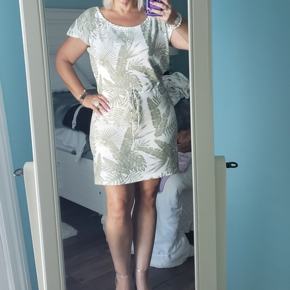 🌴 Tropical Dress - Picture 2 of 8